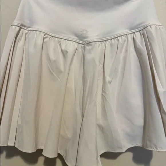 Aerie Cream Pleated Skort - Picture 4 of 5